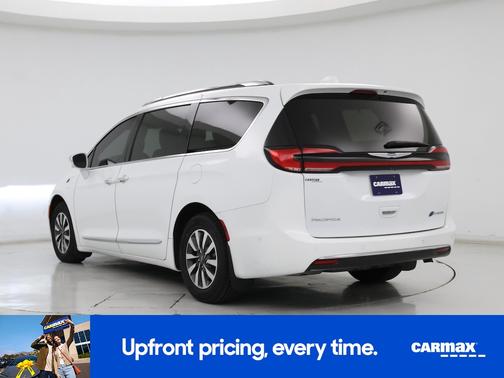 White 2021 Chrysler Pacifica Hybrid Limited