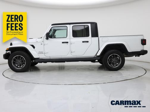 White 2022 Jeep Gladiator Overland