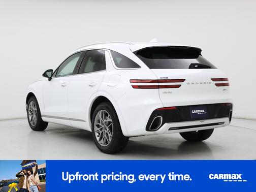 White 2025 Genesis GV70