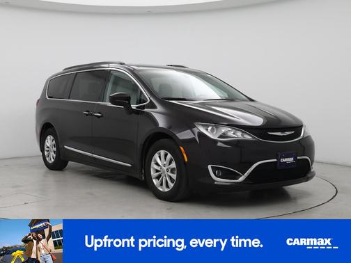Black 2017 Chrysler Pacifica Touring L