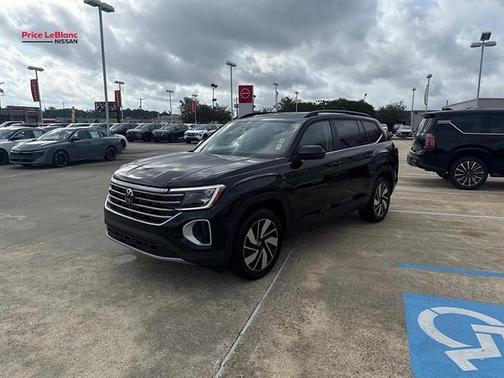 Deep Black Pearl Effect 2025 Volkswagen Atlas 2.0T SE w/Technology