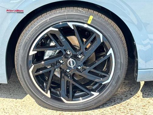2t Gry Blk Roof 2026 Nissan Sentra SR