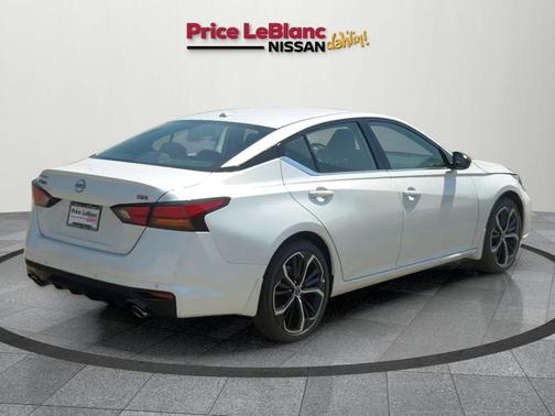 2025 Nissan Altima SR