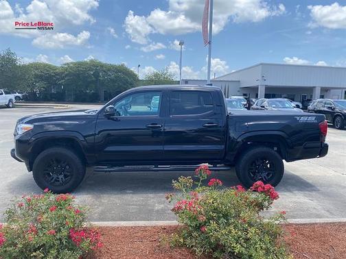 Midnight Black Metallic 2022 Toyota Tacoma SR