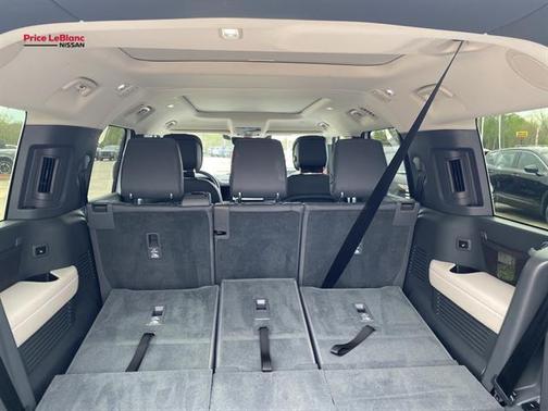 Fuji White 2024 Land Rover Defender 130 P400 X-Dynamic SE