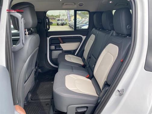 Fuji White 2024 Land Rover Defender 130 P400 X-Dynamic SE