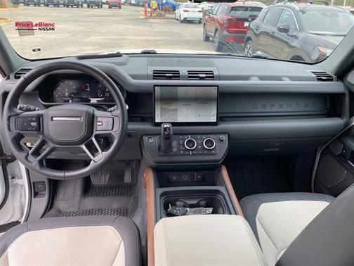 Fuji White 2024 Land Rover Defender 130 P400 X-Dynamic SE