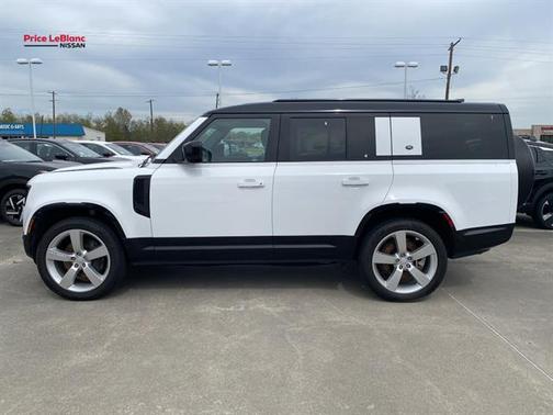 2024 Land Rover Defender 130 P400 X-Dynamic SE