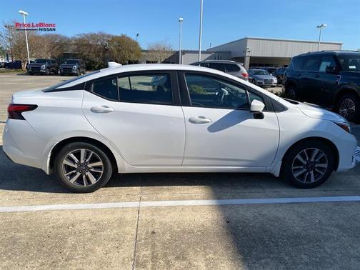 Aspen White 2024 Nissan Versa 1.6 SV