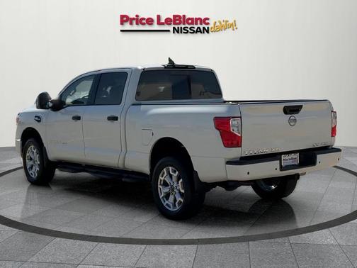 2024 Nissan Titan XD SV