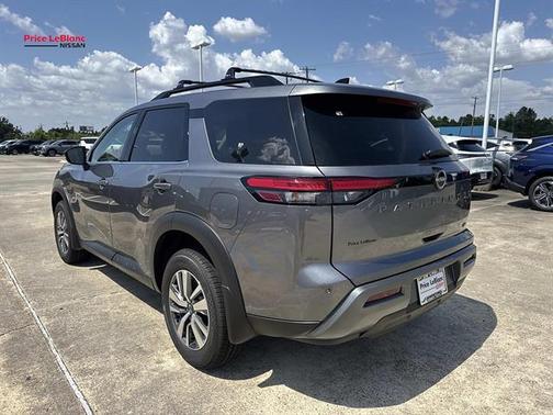 Gun Metallic 2026 Nissan Pathfinder SL