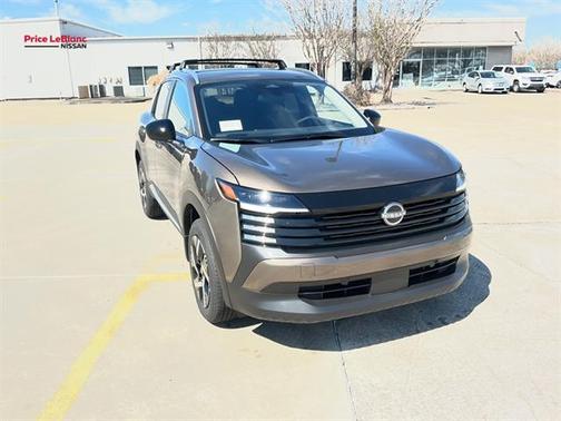 Canyon Bronze M 2026 Nissan Kicks SV