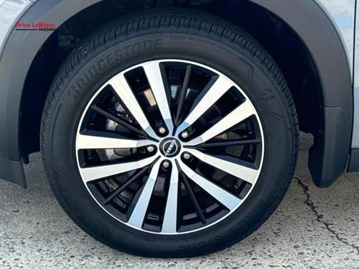 Boulder Gray Pearl 2023 Nissan Pathfinder Platinum