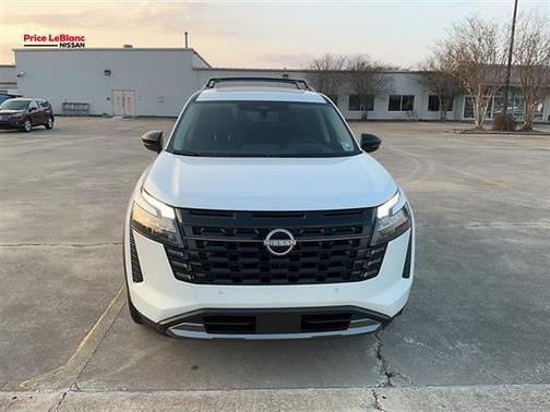 Everest White P 2026 Nissan Pathfinder Platinum
