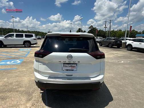 Everest White P 2026 Nissan Rogue SV