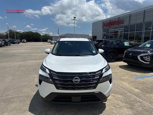 Everest White P 2026 Nissan Rogue SV