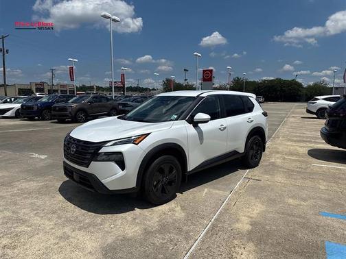 Everest White P 2026 Nissan Rogue SV