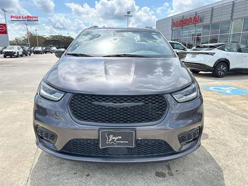Gray 2021 Chrysler Pacifica Touring-L