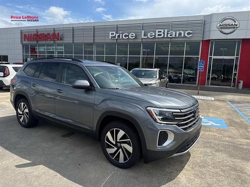 Platinum Gray Metallic 2025 Volkswagen Atlas 2.0T SE w/Technology