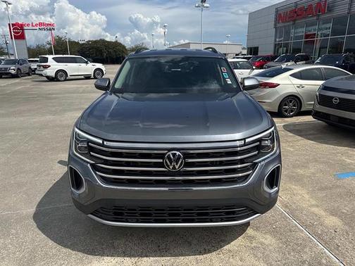 Platinum Gray Metallic 2025 Volkswagen Atlas 2.0T SE w/Technology