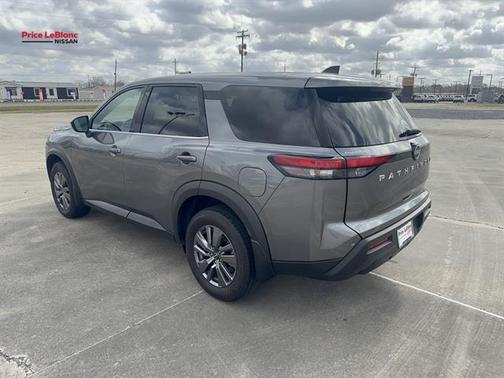 2025 Nissan Pathfinder S