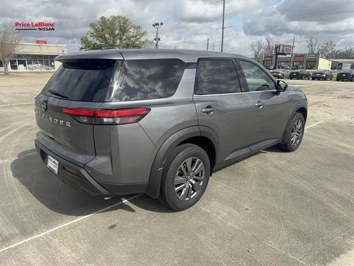 2025 Nissan Pathfinder S