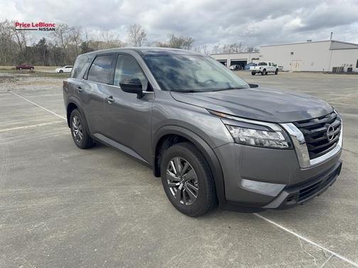 2025 Nissan Pathfinder S