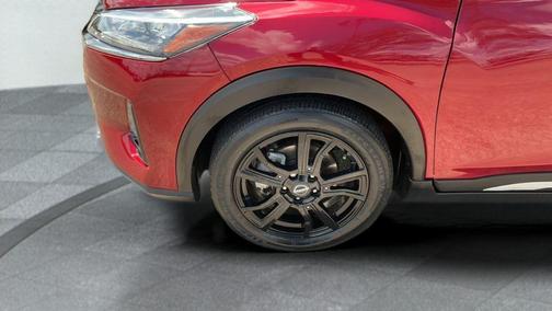 2022 Nissan Kicks SR