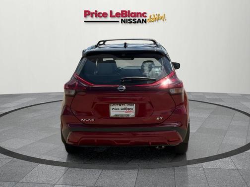 2022 Nissan Kicks SR