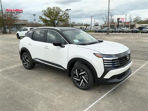 2t Wht Blk Roof 2026 Nissan Kicks SV