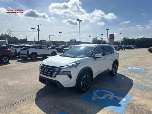 Pearl 2024 Nissan Rogue SV