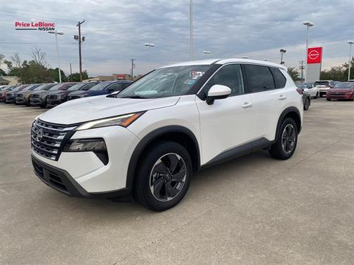 Pearl 2024 Nissan Rogue SV
