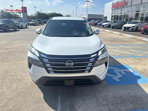 Pearl 2024 Nissan Rogue SV