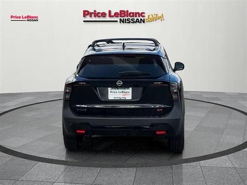 Super Black 2025 Nissan Kicks SR