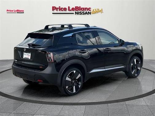Super Black 2025 Nissan Kicks SR