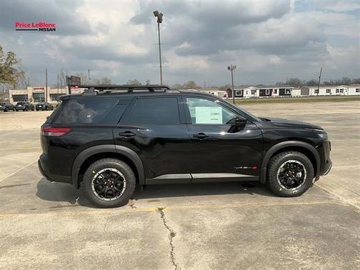 Black 2026 Nissan Pathfinder Rock Creek