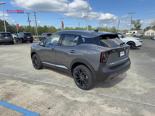Gun Metallic 2027 Nissan Kicks SR