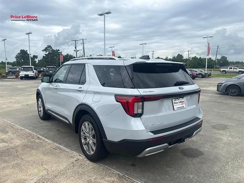 Space Gray 2025 Ford Explorer Platinum
