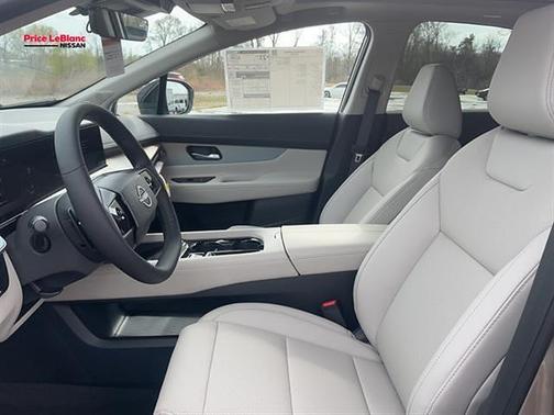 Champagne Silve 2026 Nissan Murano SL