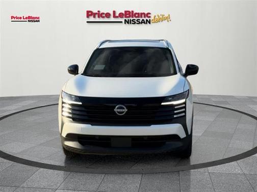 Aspen White Tri 2026 Nissan Kicks SV
