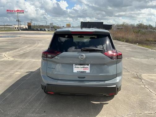 Boulder Gray Metallic 2026 Nissan Rogue SV