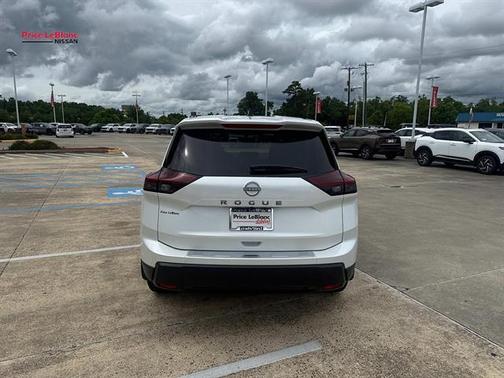 Everest White P 2026 Nissan Rogue SV