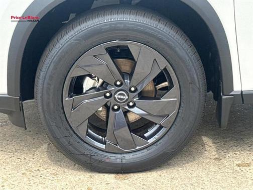 Everest White P 2026 Nissan Rogue SV