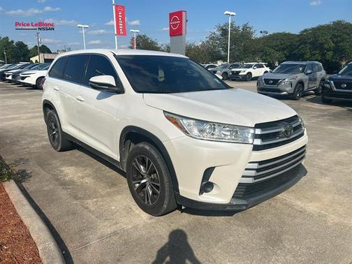 Blizzard Pearl 2019 Toyota Highlander LE