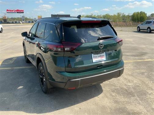 Obsidian Green 2026 Nissan Rogue Dark Armor