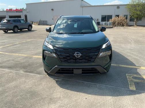 Obsidian Green 2026 Nissan Rogue Dark Armor