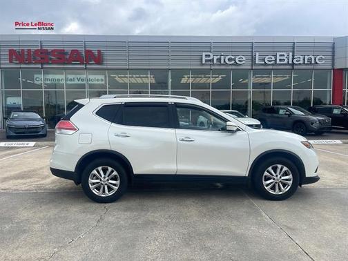 Pearl White 2016 Nissan Rogue SV