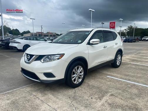 Pearl White 2016 Nissan Rogue SV
