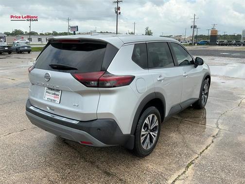 Brilliant Silver Metallic 2022 Nissan Rogue SV