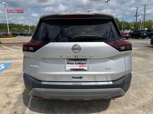 Brilliant Silver Metallic 2022 Nissan Rogue SV